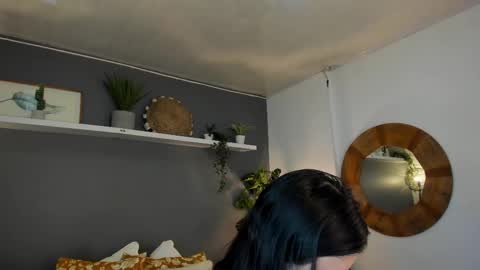 Snapshot of _aliice_1 chatting on February 21, 7:43 pm  Alice  online show from February 21, 7:43 pm