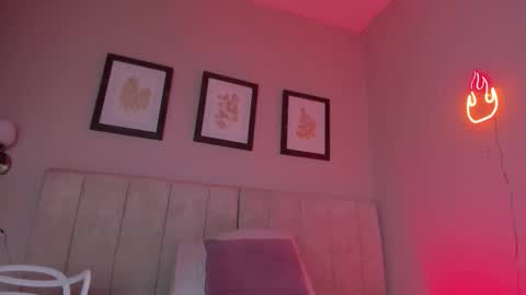 Snapshot of _alison_c chatting on November 11, 11:32 am Hii I m Alison online show from November 11, 11:32 am