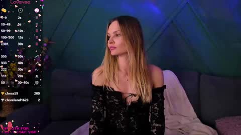 Mia online show from February 28, 3:59 pm