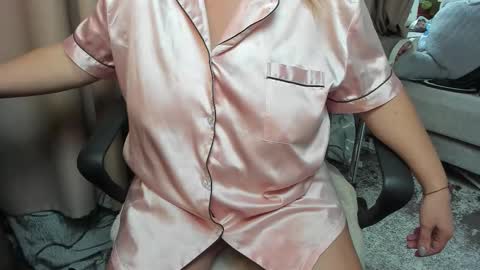 lisa online show from September 18, 8:05 am