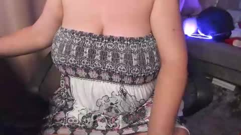 Snapshot of _alyssia_ chatting on July 2, 6:47 pm lisa online show from July 2, 6:47 pm