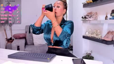 Ana Bolena online show from November 21, 3:22 pm