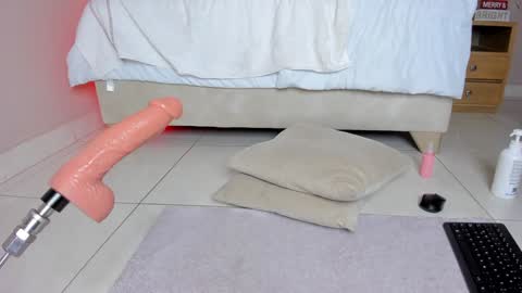 ngela  online show from December 11, 9:45 pm