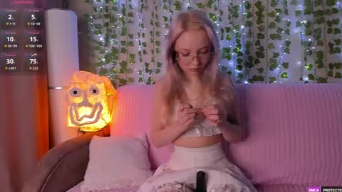 Snapshot of _angeldust_1 chatting on April 26, 2:09 am Emily online show from April 26, 2:09 am