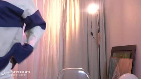 Snapshot of _angeleyes chatting on June 9, 8:42 pm Angie - online show from June 9, 8:42 pm
