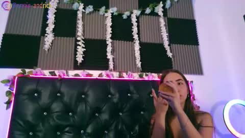 Annie Andrick online show from March 1, 1:13 pm