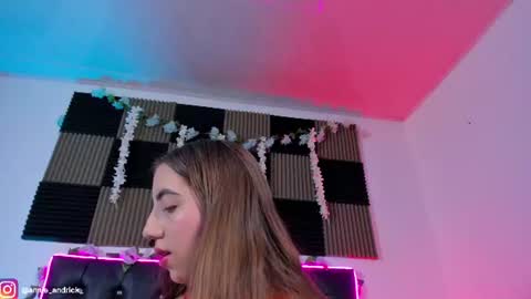 Annie Andrick online show from June 15, 9:22 am