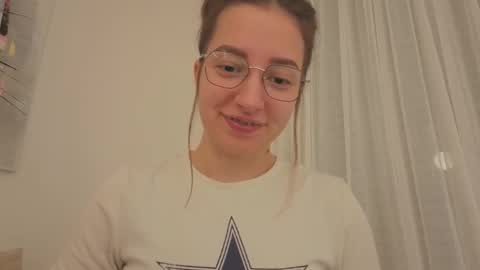 Snapshot of _annieone chatting on November 16, 10:04 pm Anna online show from November 16, 10:04 pm