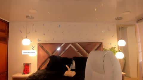 antonnela online show from September 10, 1:44 pm