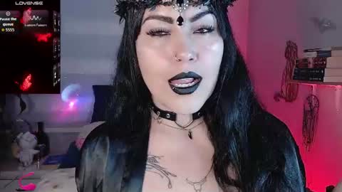 Snapshot of _any_ducan_ chatting on July 15, 11:10 pm Angie online show from July 15, 11:10 pm