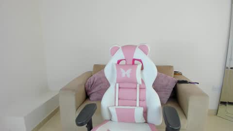    online show from February 25, 1:28 pm