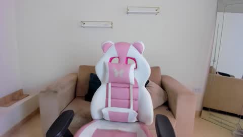    online show from January 9, 1:14 pm