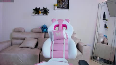    online show from April 28, 2:33 pm