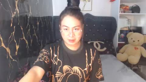 Snapshot of _arah chatting on October 10, 1:21 pm arah online show from October 10, 1:21 pm