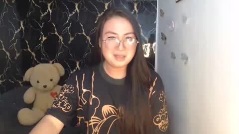 Snapshot of _arah chatting on October 27, 11:03 am arah online show from October 27, 11:03 am