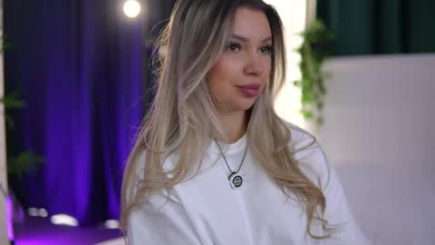 Arielle online show from April 29, 6:39 am