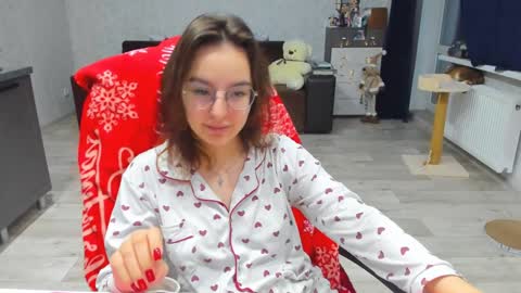 Snapshot of _arina_cox__ chatting on December 15, 3:31 pm Arina online show from December 15, 3:31 pm