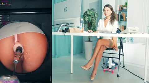 Snapshot of _artporno_ chatting on October 23, 12:21 am _artporno_ online show from October 23, 12:21 am