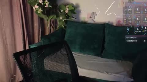 Snapshot of _ash_leyy_ chatting on October 12, 1:37 am _ash_leyy_ online show from October 12, 1:37 am