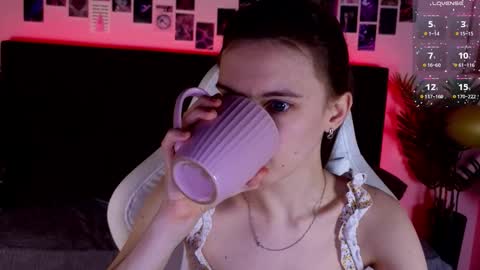 _ash_leyy_ online show from January 8, 1:41 am