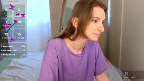 _ash_leyy_ online show from July 5, 4:19 am