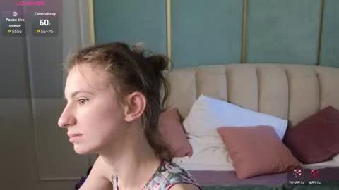 _ash_leyy_ online show from August 3, 1:26 am