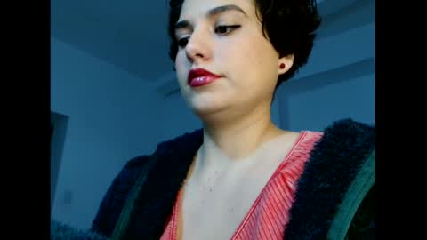 Snapshot of _atenea_golden chatting on November 11, 8:03 am atenea online show from November 11, 8:03 am