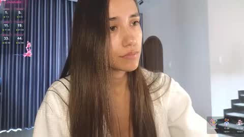 _aura_18 online show from February 12, 3:23 am