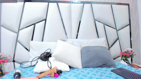 Aura online show from September 19, 10:21 pm