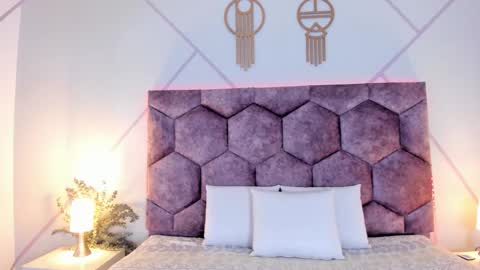 _aurora_collins_ online show from February 17, 12:34 pm