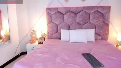 _aurora_collins_ online show from February 27, 1:22 pm