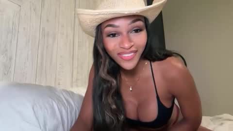 _avamonroe online show from December 2, 10:49 pm