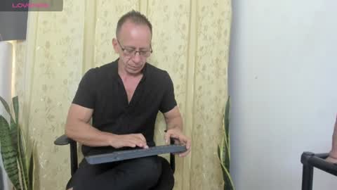 Snapshot of _axelking1_ chatting on July 2, 11:38 am Axel online show from July 2, 11:38 am