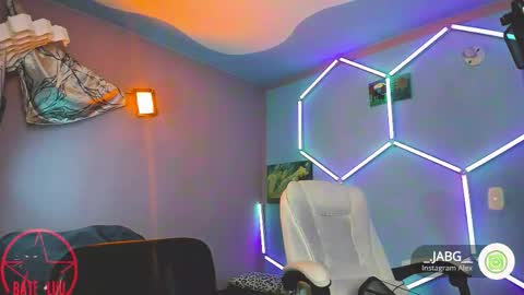 Lunita  online show from October 18, 4:26 am