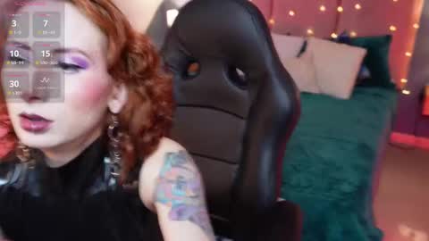 Snapshot of _beck_art_ chatting on October 15, 1:22 pm Sofia online show from October 15, 1:22 pm