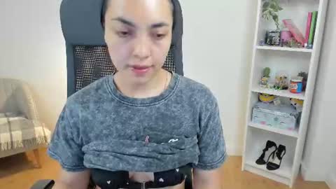 Bella Evans online show from June 15, 4:47 am