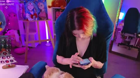 Snapshot of _biscuitty chatting on December 11, 9:55 pm Alice .. online show from December 11, 9:55 pm