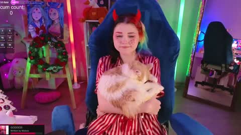 Snapshot of _biscuitty chatting on December 18, 8:14 pm Alice .. online show from December 18, 8:14 pm