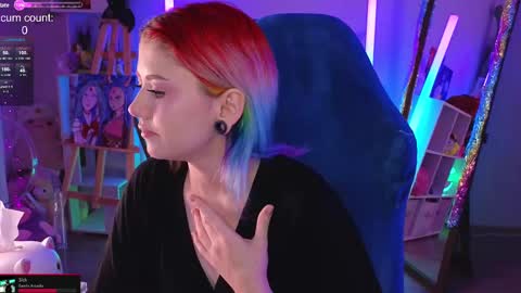 Snapshot of _biscuitty chatting on February 23, 8:44 pm Alice .. online show from February 23, 8:44 pm