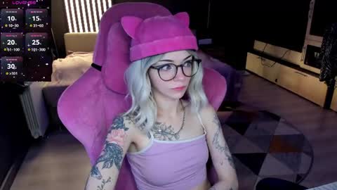 Olivia Subscribe to my Fansly -   online show from July 11, 12:02 am