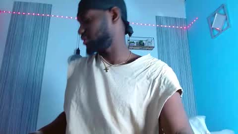 Snapshot of _black_stallion chatting on December 2, 3:12 am Andrew online show from December 2, 3:12 am