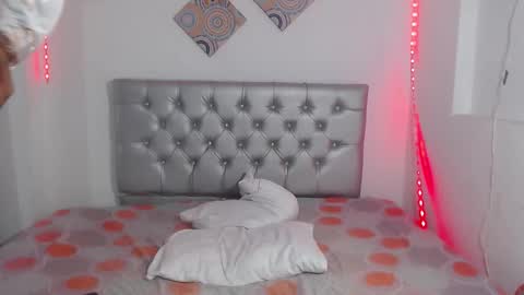 Snapshot of _black_stallion chatting on December 4, 7:11 pm Andrew online show from December 4, 7:11 pm