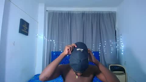 Snapshot of _black_stallion chatting on December 5, 10:57 am Andrew online show from December 5, 10:57 am