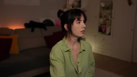 Snapshot of _blackbee_ chatting on June 28, 6:25 pm Lili online show from June 28, 6:25 pm