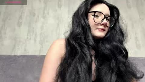_blackcharm_ online show from June 16, 12:02 am