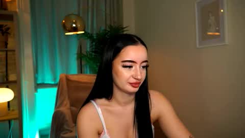 Snapshot of _blackpeaarl chatting on December 20, 5:31 pm Pearl online show from December 20, 5:31 pm