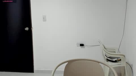 Snapshot of _blairwest_ chatting on September 26, 8:13 pm _blairwest_ online show from September 26, 8:13 pm