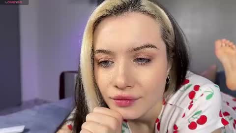 Snapshot of _blowjob_queen_ chatting on July 2, 11:33 pm Hey were Vi and Alex VACATION FROM OCTOBER 31 TO NOVEMBER 12. AVAILABLE ON INST online show from July 2, 11:33 pm