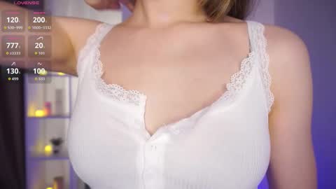 Snapshot of _bluebell__ chatting on December 15, 5:44 am My name is Agnes online show from December 15, 5:44 am