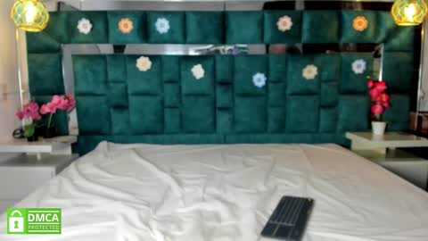 _bonnyandclyde online show from January 8, 11:56 am